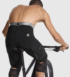 ASSOS Calças Pirata Trail Tactica Cargo Knickers T3 Black Series