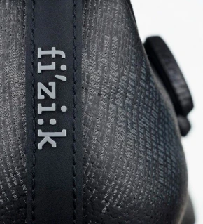 FIZIK Sapatos Estrada Vento Infinito Knit Carbon preto