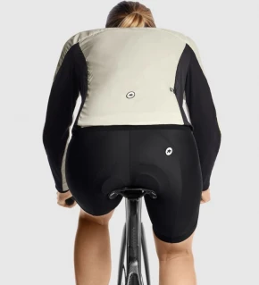 ASSOS Chaqueta Mujer Cortavientos Uma GT C2 Moon Sand