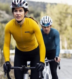 ETXEONDO Maillot Manga Larga Térmico Alda Thermo Mujer amarillo mostaza