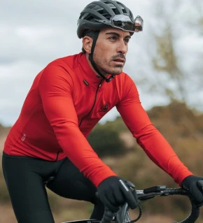 ETXEONDO Chaqueta Gorde Gore-Tex Windstopper rojo