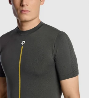 ASSOS Camiseta Térmica Manga Corta 2/3 P1 gris